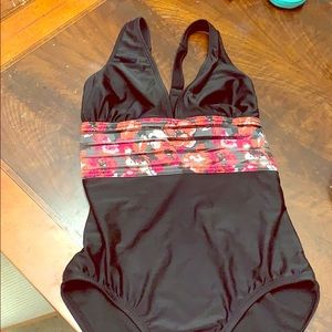 Women’s bathing suit